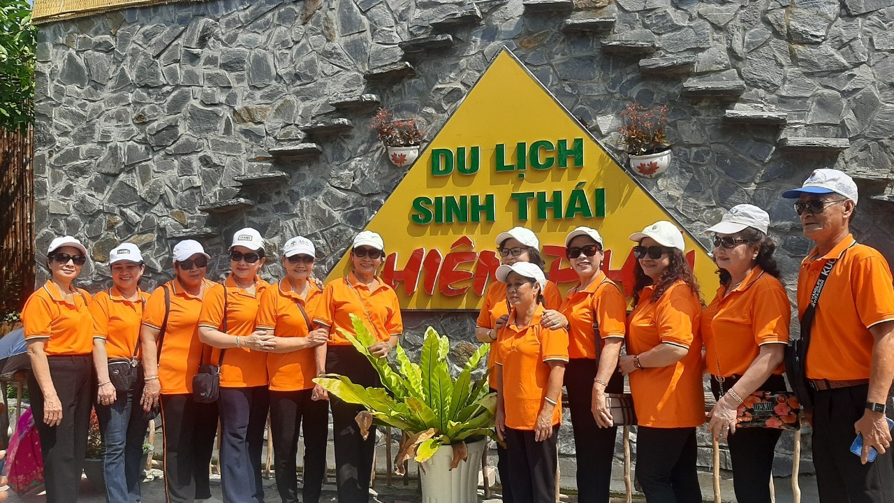 VI. Một số hình ảnh khách du lịch tại Thiên Phú