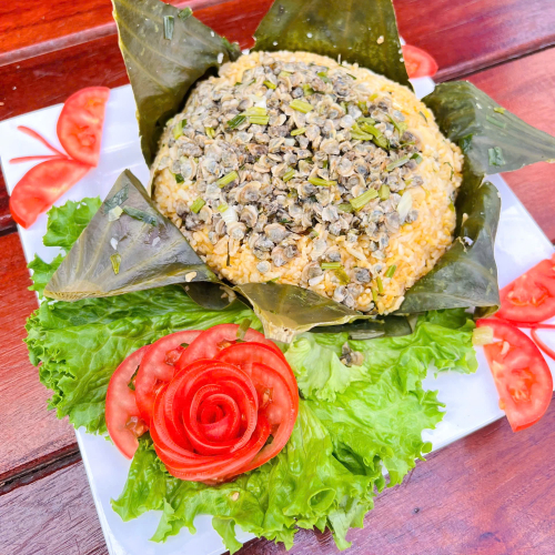 Cơm Hến Hấp Lá Sen