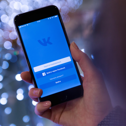 Chỉ Cần Facebook Là Đủ?