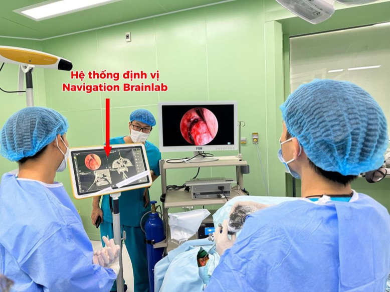 Sử dụng vật liệu tự tiêu để cầm máu