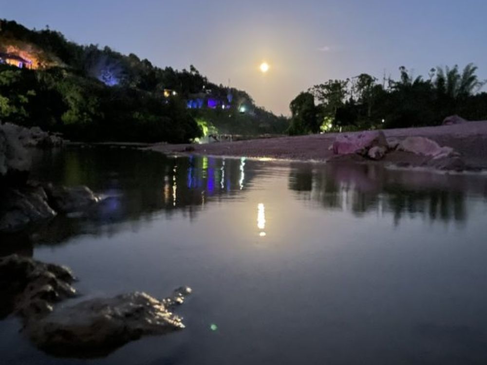 Khám phá vẻ đẹp thác Bản Giốc khi chiều tà buông xuống