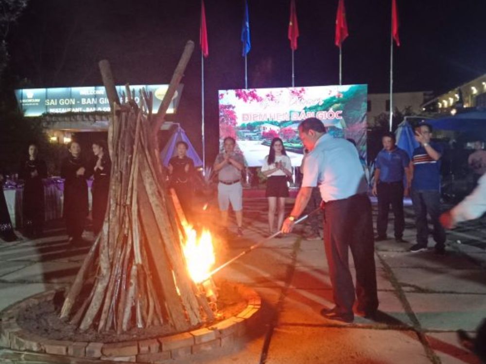 Dịch vụ lửa trại