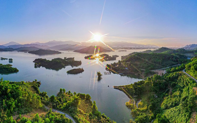 Điều kiện tự nhiên và khí hậu