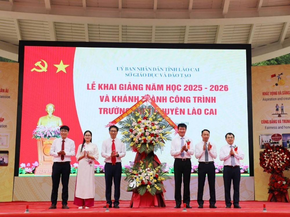 Trường THPT chuyên Lào Cai tổ chức lễ khai giảng và khánh thành công trình trường mới
