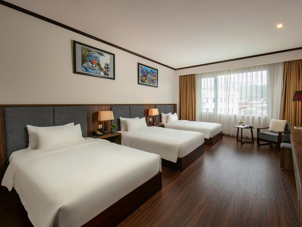 Deluxe Tripble / King