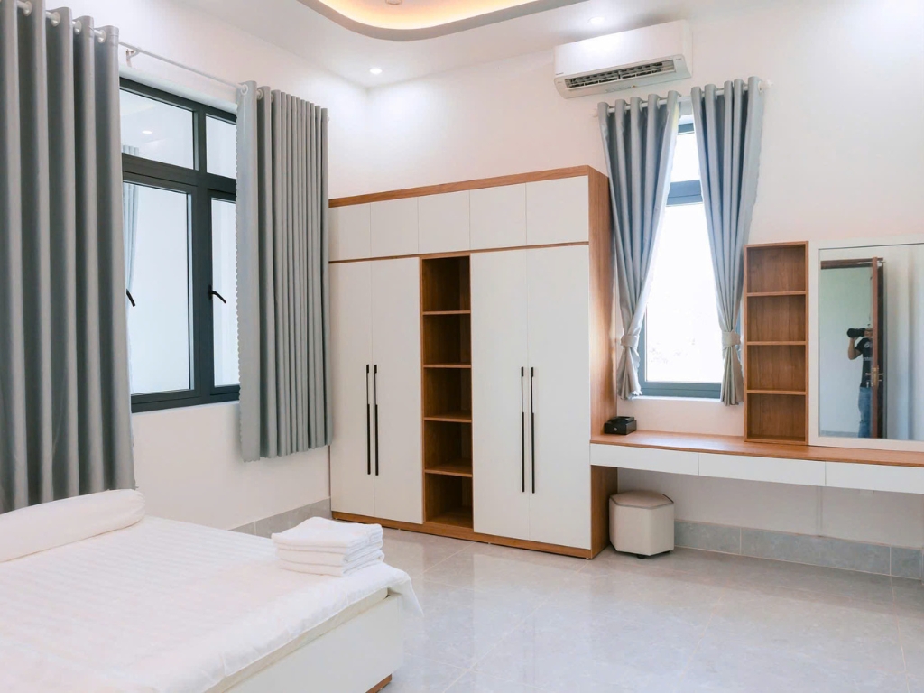 Family Room – Warm & Cozy: