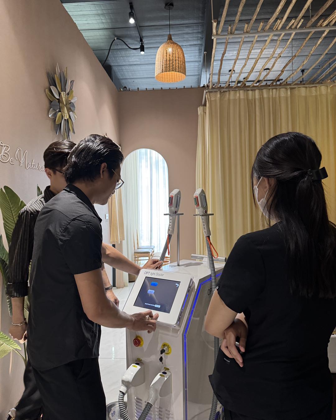 Kỹ thuật viên tận tâm