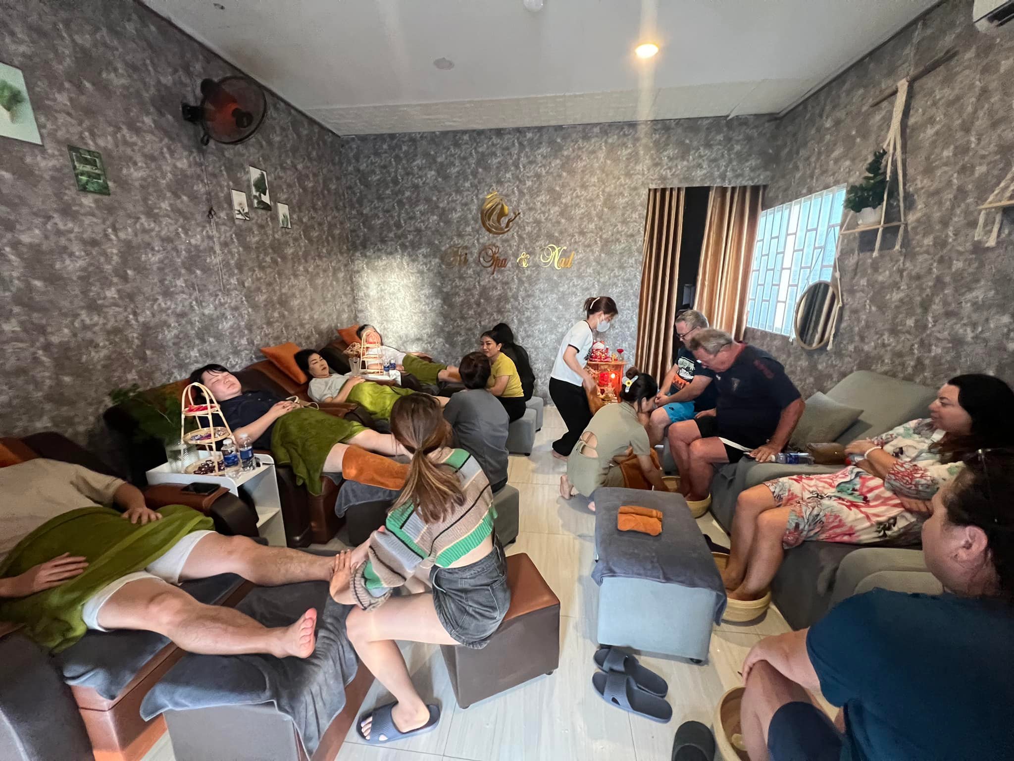 Spa dịch vụ đầy đủ