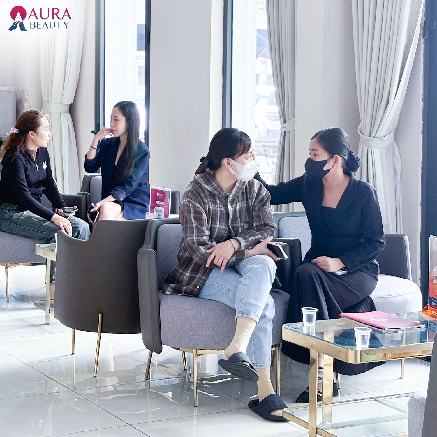 Không gian trải nghiệm dịch vụ tại Aura Beauty