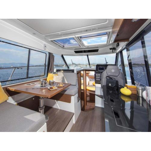 Du Thuyền Merry Fisher 1095 Thuê Riêng – 8 Khách | 4 Giờ