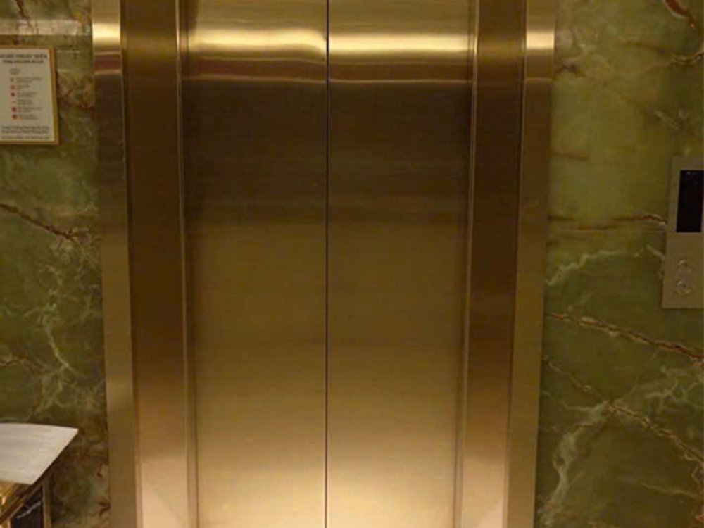 Mẫu thang tải khách