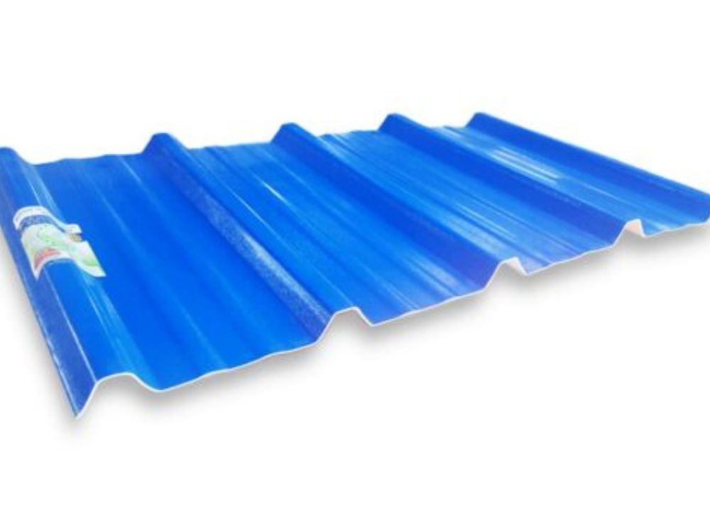 2. Tôn nhựa PVC và tôn nhựa lấy sáng – Đáp ứng mọi nhu cầu lợp mái hiện đại