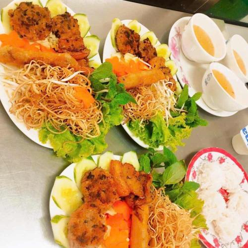 Suất Ăn Công Nghiệp Trọn Gói – Giải Pháp Tiết Kiệm Thời Gian Và Chi Phí Cho Doanh Nghiệp