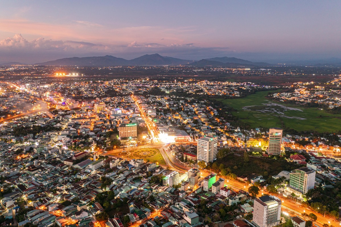 Điều kiện tự nhiên và khí hậu