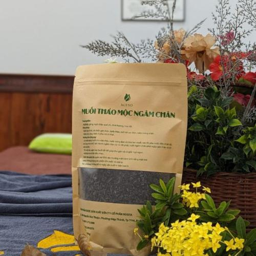 Bí Quyết Phục Hồi Sức Khỏe Tại Nhà Với Muối Thảo Mộc Ngâm Chân Aceso