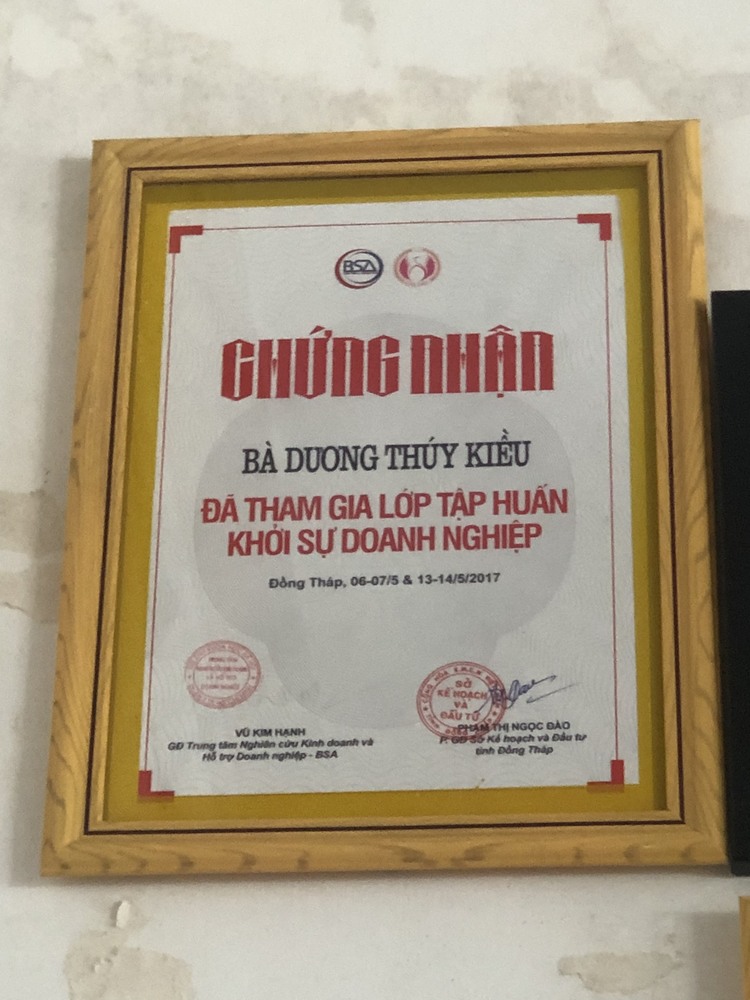 Chứng nhận và giấy khen