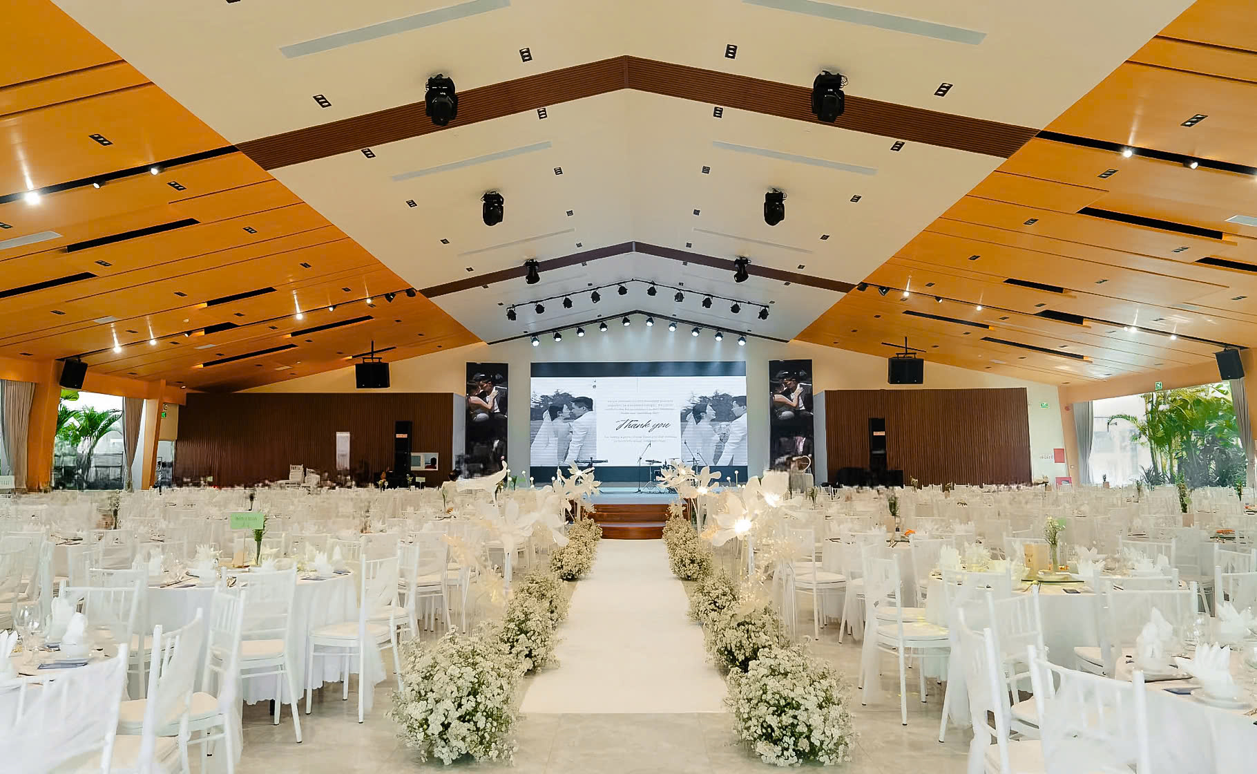 2021 - 2022 | Khánh thành Trung tâm Tổ chức sự kiện Sao Mai Center 1 & 2