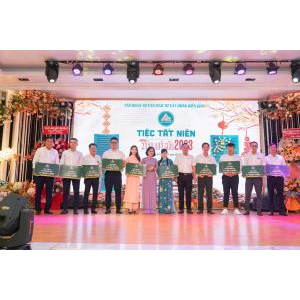 CIC Group tặng hơn 10 tỷ đồng cho người lao động và gần 2,5 tỷ đồng cho các đơn vị, địa phương trong tỉnh dịp tết nguyên đán quý mão 2023